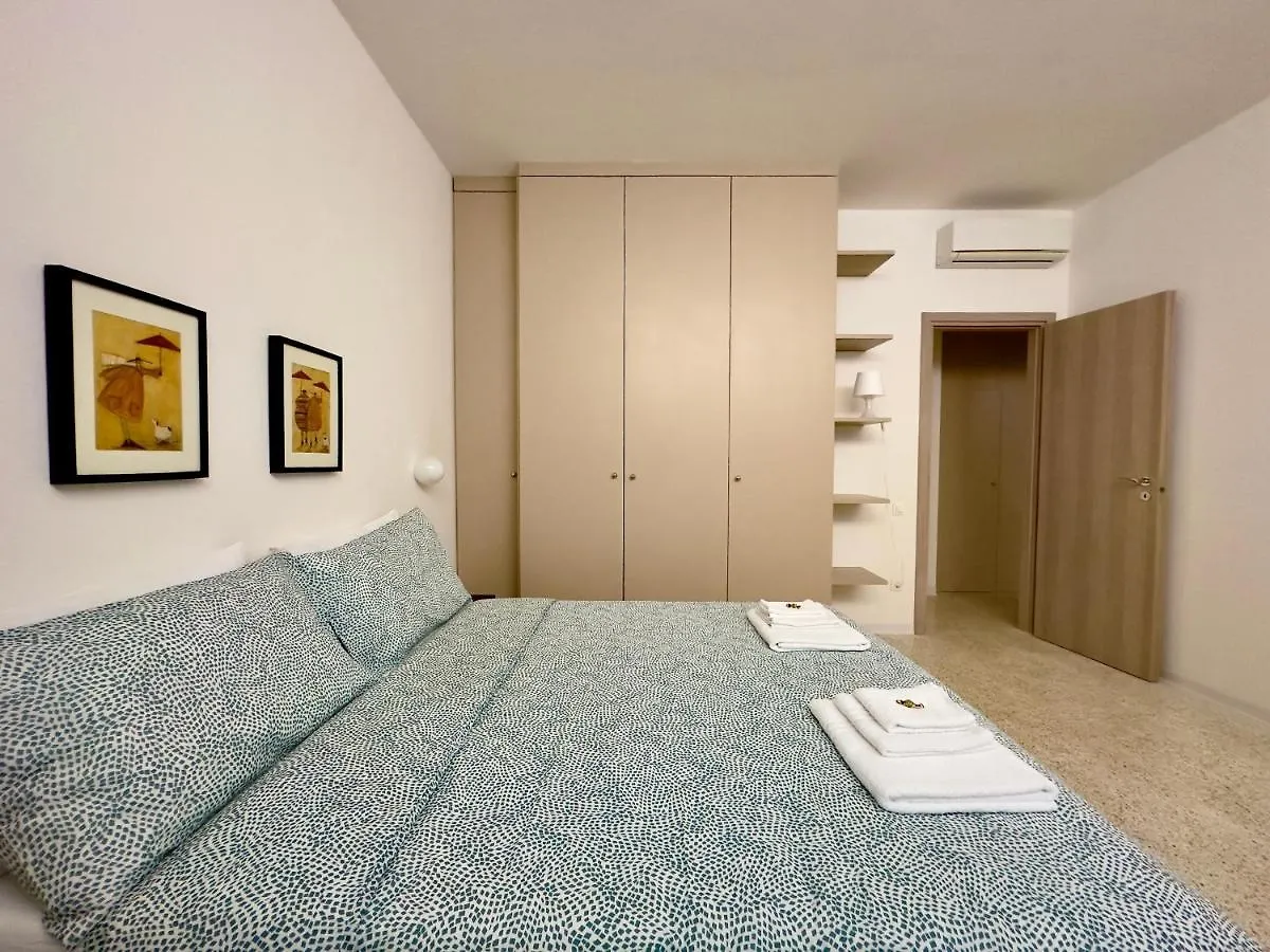 Grand Apartment Navigli Μιλάνο 0*,  Ιταλία