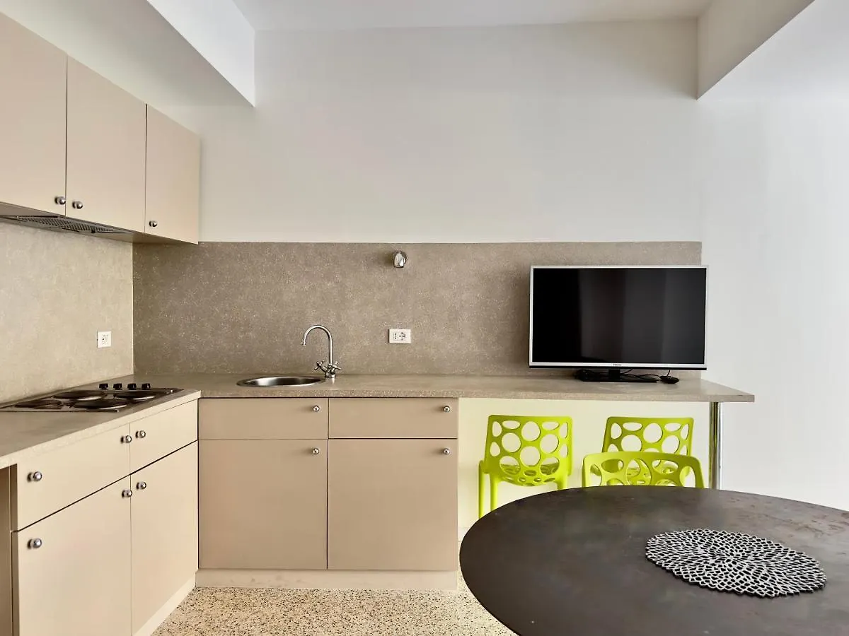 Grand Apartment Navigli Μιλάνο 0*,  Ιταλία